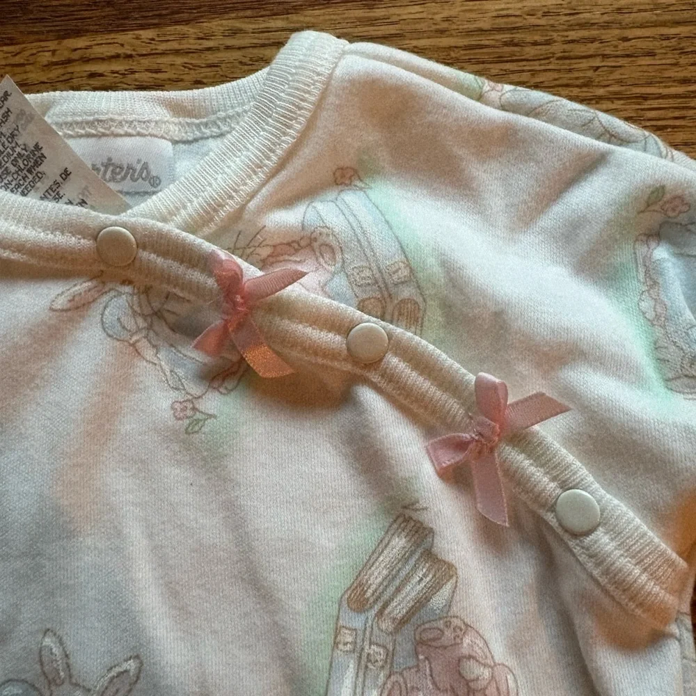 Vintage Carter's Cream and Pink Patterned onesie- bunnies and books- 0-3 months - Picture 7 of 9